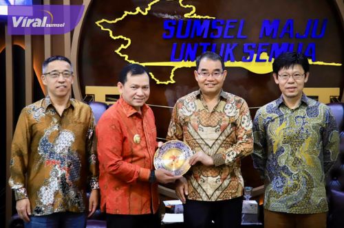 Pj Gubernur Elen Setiadi Segera Dituntaskan Kendala Pembangunan Jaringan Transmisi Listrik di Kabupaten Muara Enim dan Banyuasin . Foto : viralsumsel.com /win