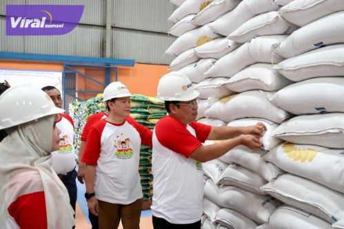 Pastikan Stok Beras Mencukupi, Pj Gubernur Elen Setiadi Dampingi Kepala Bapanas RI Tinjau Gudang Bulog dan Penggilingan Padi. Foto : viralsumsel.com /win