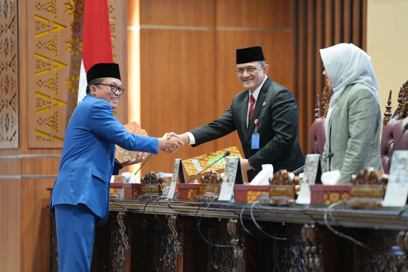 Fraksi-fraksi DPRD Provinsi Sumsel Sampaikan Pandangan Umum terhadap Raperda Perubahan APBD Tahun Anggaran 2024. Foto : viralsumsel.com /ril