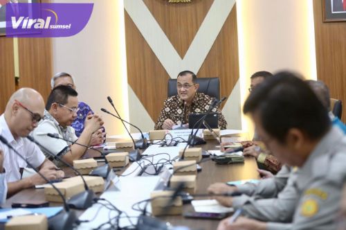 Sekda Sumsel Edward Candra Membuka Sosialisasi dan Sinkronisasi Data Cetak Sawah Provinsi Sumsel Tahun 2024 . Foto : viralsumsel.com /win