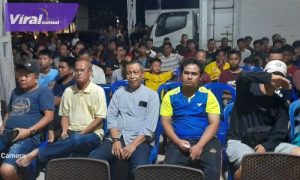 Ratusan Simpatisan UMAK (Relawan Hj Lucianty-H Syapar) Meriahkan Nobar Timnas Indonesia vs Australia. Foto : viralsumsel.com /win