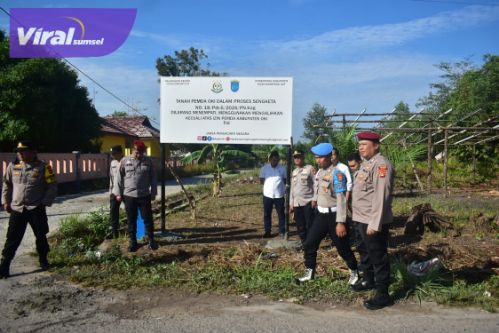 Amankan Aset, Pemkab dan Kejari OKI Pasang Plang di Hutan Kota. Foto : viralsumsel.com /zep