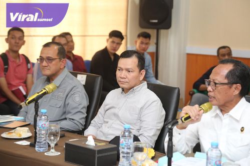 Pj Gubernur Elen Setiadi  Duduk Bersama  Tim Kemenko Polhukam RI, Danlanud SMH Bahas Penyelesaian Lahan Asrama Haji Palembang. Foto : viralsumsel.com /win