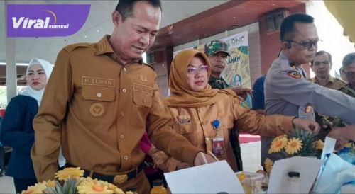 Pj Walikota Prabumulih Resmikan Lomba Kreasi Pangan Olahan Buah Nanas. Foto : viralsumsel.com /man