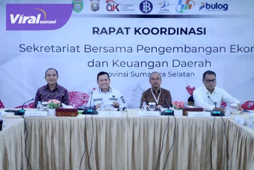 Pj Gubernur Elen Setiadi Pimpin Rakor Sekretariat Bersama Bahas Upaya Penurunan Kemiskinan dan Inflasi. Foto : viralsumsel.com /win