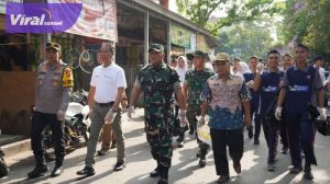 Jelang HUT TNI, Kodim OKI Gelar Baksos Bersih-Bersih Pasar Rakyat. Foto : viralsumsel.com ./zep