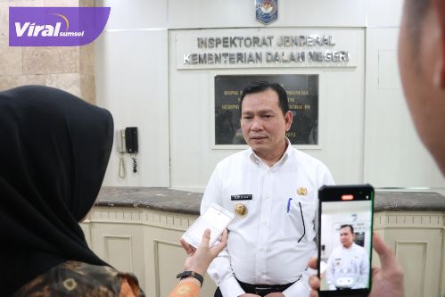 Pj Gubernur Elen Setiadi Paparkan 10 Indikator Capaian Kinerja Triwulan I Diapresiasi Tim Evaluasi Kemendagri. Foto : viralsumsel.com /win Pj Gubernur Elen Setiadi Paparkan 10 Indikator Capaian Kinerja Triwulan I Diapresiasi Tim Evaluasi Kemendagri. Foto : viralsumsel.com /win