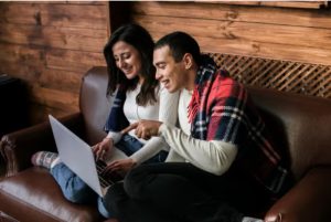 Bingung Pilih Internet Rumah? Ini Dia Rekomendasi Terbaik Tahun Ini! Foto : viralsumsel.com