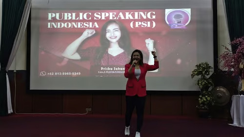 Priska Sahanaya Dorong Kemampuan Public Speaking di SD Katolik Sang Timur Bersama Agatis. Foto: viralsumsel.com