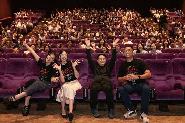 Antusiasme Tinggi Fans & Komunitas, Pemain Film 'Kuasa Gelap' Kunjungi Mall @ Alam Sutera. Foto: viralsumsel.com