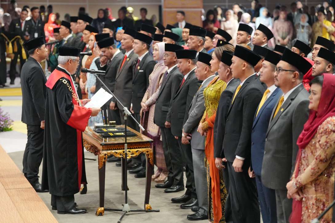 Anggota DPRD Prov. Sumsel terpilih Priode 2024 – 2029 Resmi Dilantik Hari Ini. Foto : viralsumsel.com /ril