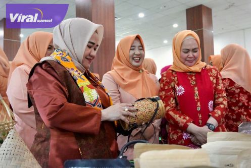 Penasehat DWP Sumsel Melza Elen Setiadi Ajak Para Istri ASN Aktif Berorganisasi . Foto : viralsumsel.com /ril