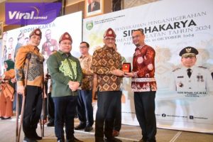 Konsisten Dalam Peningkatan Produktivitas, Perusahaan dan UMKM di Sumsel Dianugerahi Siddhakarya. Foto : viralsumsel.com /win