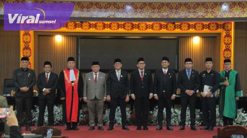 Pelantikan Pimpinan Definitif DPRD Palembang, Pj Wali Kota Optimis Sinergitas Makin Erat. Foto : viralsumsel.com ./win