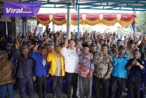 Tempuh Perjalanan 5 Jam, Muchendi Disambut Antusias Masyarakat Air Sugihan. Foto : viralsumsel.com /ril