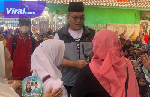 Ketua PDI Perjuangan Muba Beni Hernedi Ajak Warga Jirak Jaya Coblos Paslon Bupati dan Wakil Bupati Muba Nomor 1. Foto : viralsumsel.com /ril