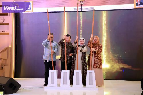 Buka Semarak UMKM Sriwijaya 2024, Pj Gubernur Elen Setiadi Dorong Pengembangan UMKM Sumsel ke Kancah Internasional. Foto : viralsumsel.com /win