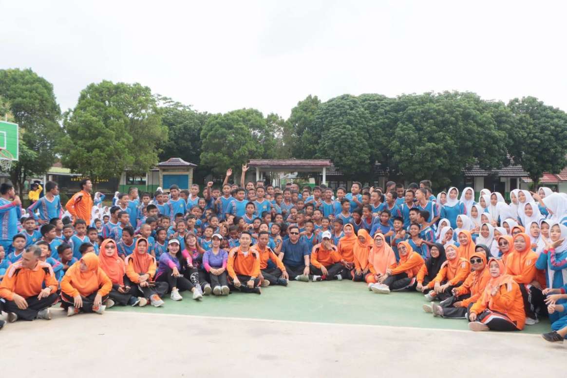Pj Wako dan Jajaran Pemkot Senam Bersama di SMPN 9 Lubuk Linggau. Foto : viralsumsel.com /min