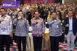 Pj Gubernur Elen Setiadi Dampingi Mendagri Tito Karnavian Buka Rakornas BPSDM 2024 . Foto : viralsumsel.com /win