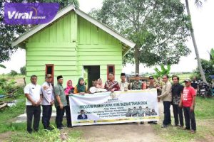 35 Hari Direnovasi, Gubuk Reyot Kakek Amrin Kini Jadi Rumah Layak Huni. Foto : viralsumsel.com /zep