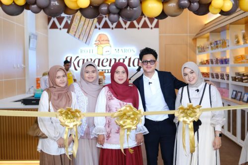 Roti Maros Karaengta Resmikan Store Ketiga di Batas Kota Maros-Makassar: Bukti Eksistensi dan Inovasi Legendaris Selama Hampir Setengah Abad. Foto : viralsumsel.com