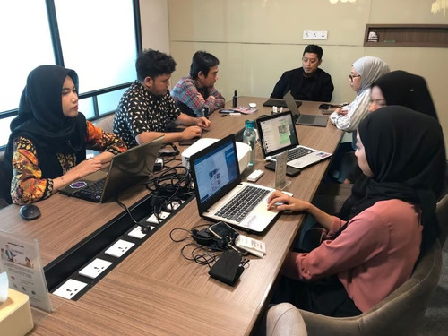 Pesatnya Pertumbuhan Konten Kreator, URALA Indonesia Ajak Masyarakat Waspadai Penipuan. Foto: viralsumsel.com Pesatnya Pertumbuhan Konten Kreator, URALA Indonesia Ajak Masyarakat Waspadai Penipuan. Foto: viralsumsel.com