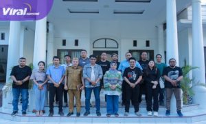 Ketua Umum DPP PJS Mahmud Marhaba disampingi Ketum DPD PJS Gorontalo Johan Rumampuk dan sejumlah Pengurus DPC PJS Pohuwato saat diterima oleh Pj Bupati Pohuwato Suharsi Igirisa, Selasa (12/10/2024.