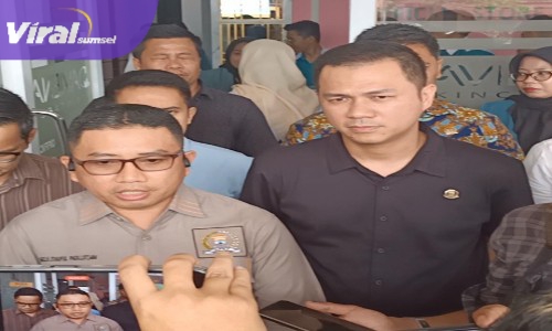 Ketua Komisi IV DPRD Kota Palembang Budi Mulya dan Wakil Ketua Komisi IV Saiful Fadli Beserta Anggota Saat Sidak Ke Daviena Skincare. Foto : Viralsumsel/Nto
