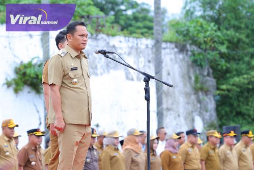 Apel Perdana, Pj Walikota Palembang Cheka Virgowansyah Ajak Seluruh ASN Bersinergi Melalui Kekompakan. Foto : viralsumsel.com /nto