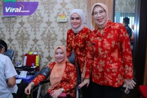 Sambut Hari IBU, Ketua TP PKK dan DP3A Gelar Donor Darah dan Pemeriksaan IVA. Foto : viralsumsel.com /nto