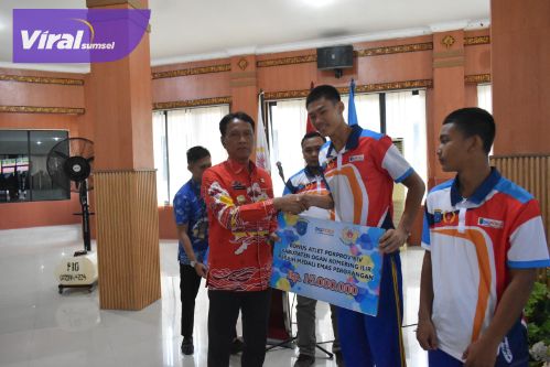 Jelang Nataru Pj. Bupati OKI Pantau Stabilitas Harga dan Gelar Pasar Murah. Foto : viralsumsel.com /ril