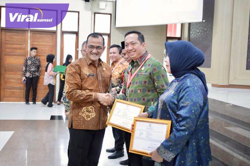 Sekda Sumsel Edward Candra Tutup PKN Tingkat II Tahun 2024. Foto : viralsumsel.com /win