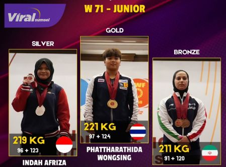 Keren, Atlet Cabor Angkat Besi Sumsel Raih Medali Perak di Kejuaraan Tingkat Asia. Foto : viralsumsel.com /ril
