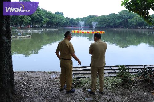 Pj Walikota Palembang Dr. Cheka Virgowansyah Tinjau Langsung Progres Revitalisasi Kambang Iwak. Foto : viralsumsel.com /nto