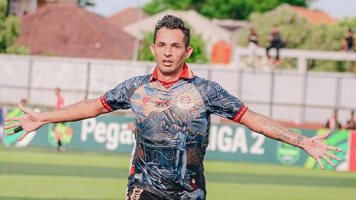 Striker Naturalisasi Persipa Pati Silvio Escobar Ingin Terus Selebrasi. Foto : lib