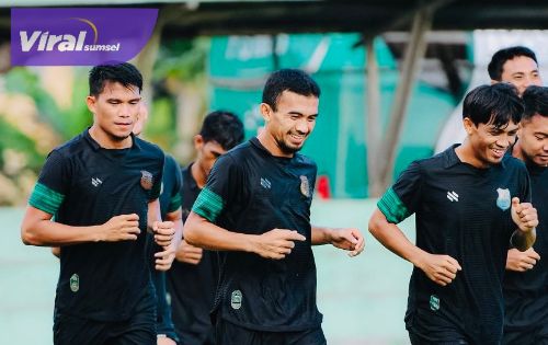 PSMS Medan Hadapi Dua Laga Sisa, Nil Maizar Evaluasi Finishing dan Pertahanan. Foto : lib
