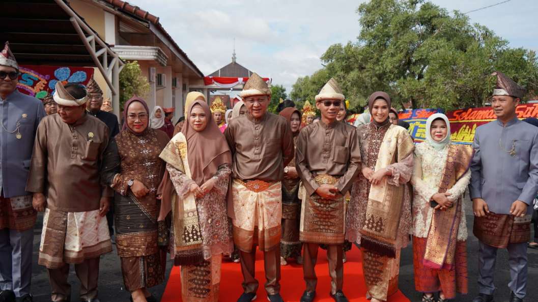 Dewan Perwakilan Rakyat Daerah (DPRD) Kabupaten OKU Timur menggelar Rapat Paripurna Istimewa dalam rangka memperingati Hari Ulang Tahun (HUT) Kabupaten OKU Timur ke 21  Tahun 2025. Foto : viralsumsel.com /lai