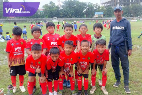 Skuat SSB Palembang Soccer Skills U-11 tampil di ajang Festival Grassrooat Askot PSSI Palembang 2025. Foto : viralsumsel.com /asa