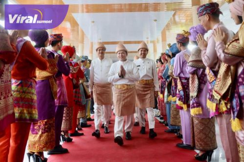 Pj Gubernur Elen Setiadi Hadiri Paripurna HUT Ke-21 Kabupaten Ogan Ilir . Foto : viralsumsel.com /win
