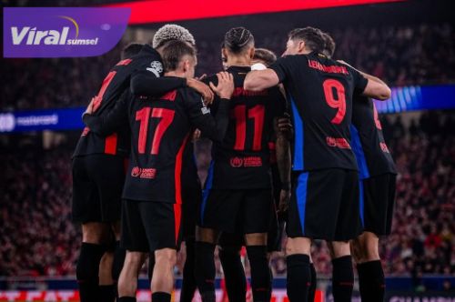 Para pemain Barcelona sebelum tampil menghadapi Benfica pada laga Liga Champions. Foto : igbarca