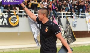 Sindir Manajemen Sriwijaya FC, Ferry Rotinsulu : Kurang Loyal Apa Lagi Kami?. Foto : viralsumsel.com /asa