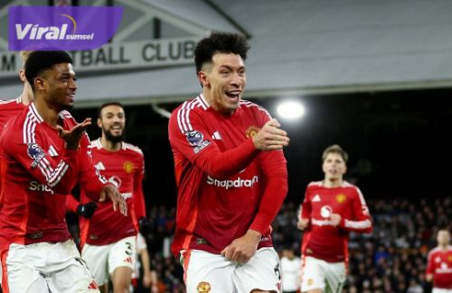 Lisandro Martinez bek kiri Mancheter United selebrasi usai cetak gol ke gawang MU. Foto : igmu