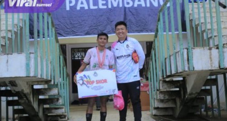 Pemain Timnas Putri Aulia Al Mabruroh Ikuti Open Turnamen Sepak Bola Wanita U-17 Piala Ketua Askot PSSI Palembang 2025. Foto : viralsumsel.com /asa