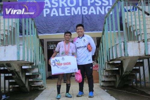 Pemain Timnas Putri Aulia Al Mabruroh Ikuti Open Turnamen Sepak Bola Wanita U-17 Piala Ketua Askot PSSI Palembang 2025. Foto : viralsumsel.com /asa