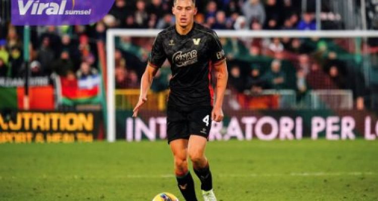 Bek Timnas Indonesia Jay Idzes Bawa Venezia Imbangi Hellas Verona. Foto : igidzes