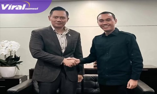 Bupati terpilih Kabupaten Ogan Komering Ilir (OKI) periode 2025-2030, H. Muchendi Mahzareki, melanjutkan langkah strategisnya dalam menyelesaikan masalah infrastruktur jalan yang selama ini menjadi kendala utama di wilayahnya. Foto : viralsumsel.com /ril