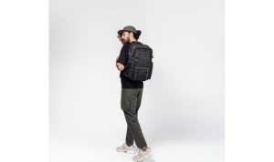 Streetwear Look: Kombinasi Tas Bodypack untuk Gaya Urban yang Kekinian. Foto: viralsumsel.com