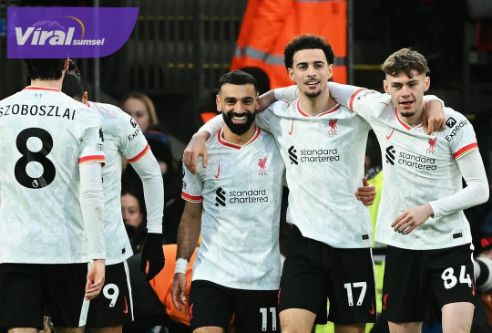 Penyerang Liverpool asal Mesir, Mohamed Salah selebrasi usai cetak gol. Foto : igliverpool