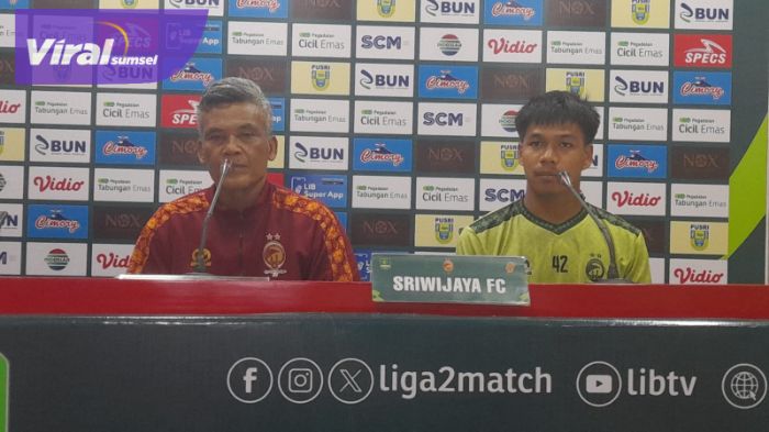 Pelatih Kepala Sriwijaya FC, Hendri Susilo dalam sesi jumpa pers sebelum laga kontra Persikota Tangerang. Foto : mosfc