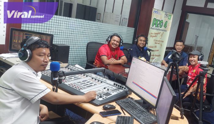 SSB Palembang Soccer Skills On Air di Radio Republik Indonesia. Foto : viralsumsel.com /asa